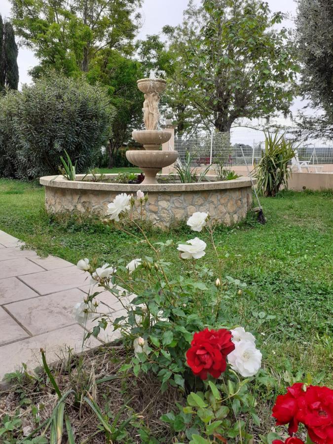 B&B Gite D'Ayran Saint-Quentin-la-Poterie Exterior foto